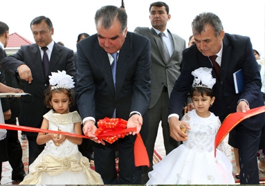 rahmon_v_otkrytii_shkoly