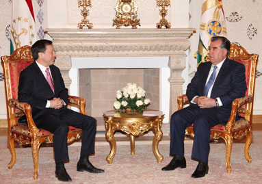 rahmoniadilbekdzhaksybekov_0