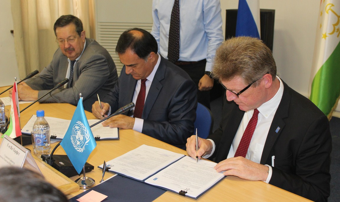 rossiyavydeliladenginakchstadzhikistana