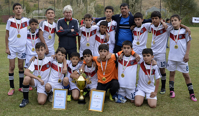rshvsm-chempiontadzhikistanapofutbolusredidetey2001-2002godovrozhdeniya