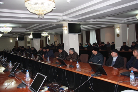 rukovodstvonbtrazyasnyaetsotrudnikampunktovobmenavalyutynovyeporyadki