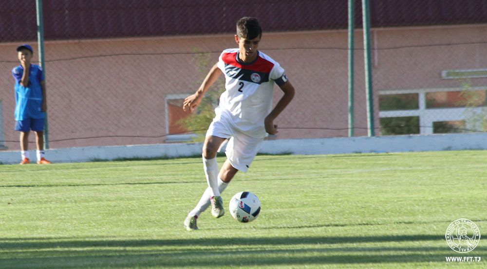 sbornayatadzhikistananakubkeprezidentakazahstanapodelilaochkisosbornoyazerbaydzhana