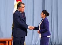 shkolnicapozdravlenierahmona_0