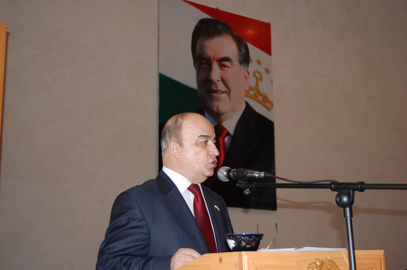 shukurdzhon_zuhurov_v_nurabade