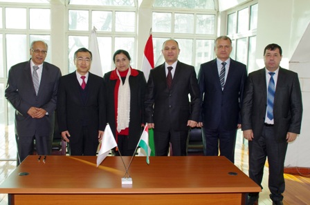 signingceremonygroupphoto