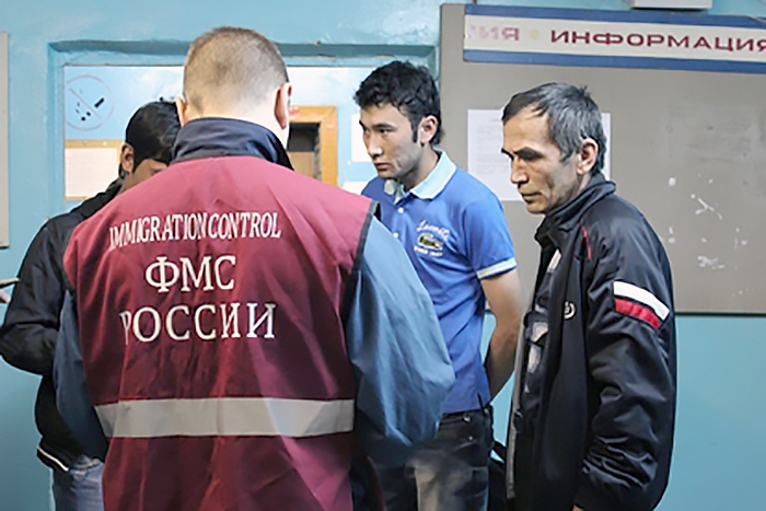 sotrudnikafmsrossiiposadilinatrigodazaizbienietadzhikskogotrudovogomigranta