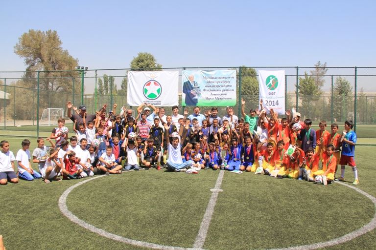 startovaldetskiyturnirpamyatimirzomamadzhanova