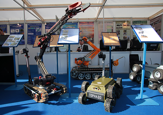 tadzhikistanprimetuchastievmezhdunarodnoyvoennoyvystavkevmoskve