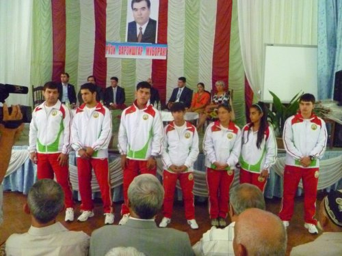 tadzhikskayadelegaciyavyletelavnankindlyauchastiyanaiiyunosheskiholimpiyskihigrah