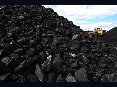 tadzhikskiegornyakivypolniligodovoyplanpodobychiuglya_0