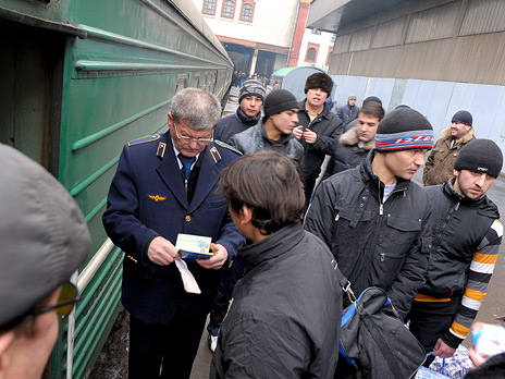 tadzhikskiegrazhdanerezhestalivyezzhatnatrudovuyumigraciyu