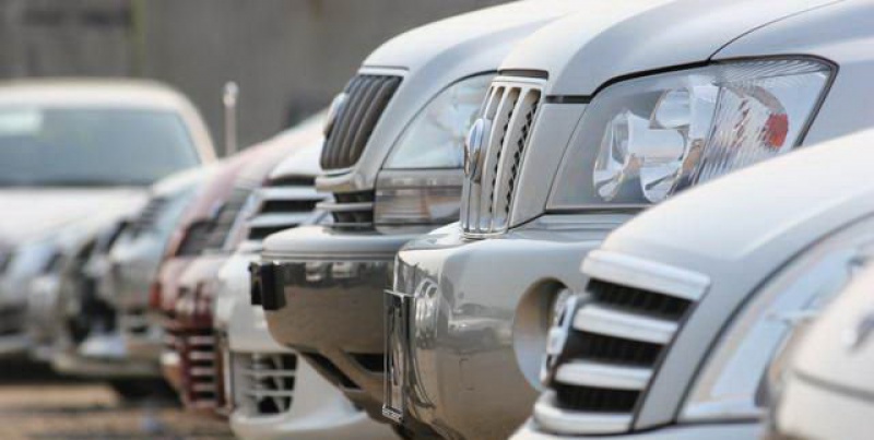 tadzhikskimchinovnikamporuchiliotkazatsyaotsluzhebnyhmashin