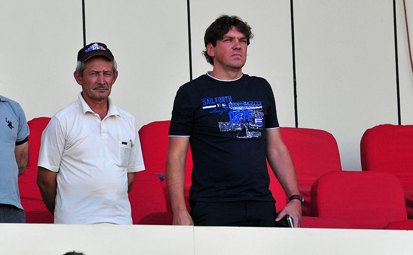 ukrainskiyspecialistprosmatrivaetkandidatovvsbornuyutadzhikistana