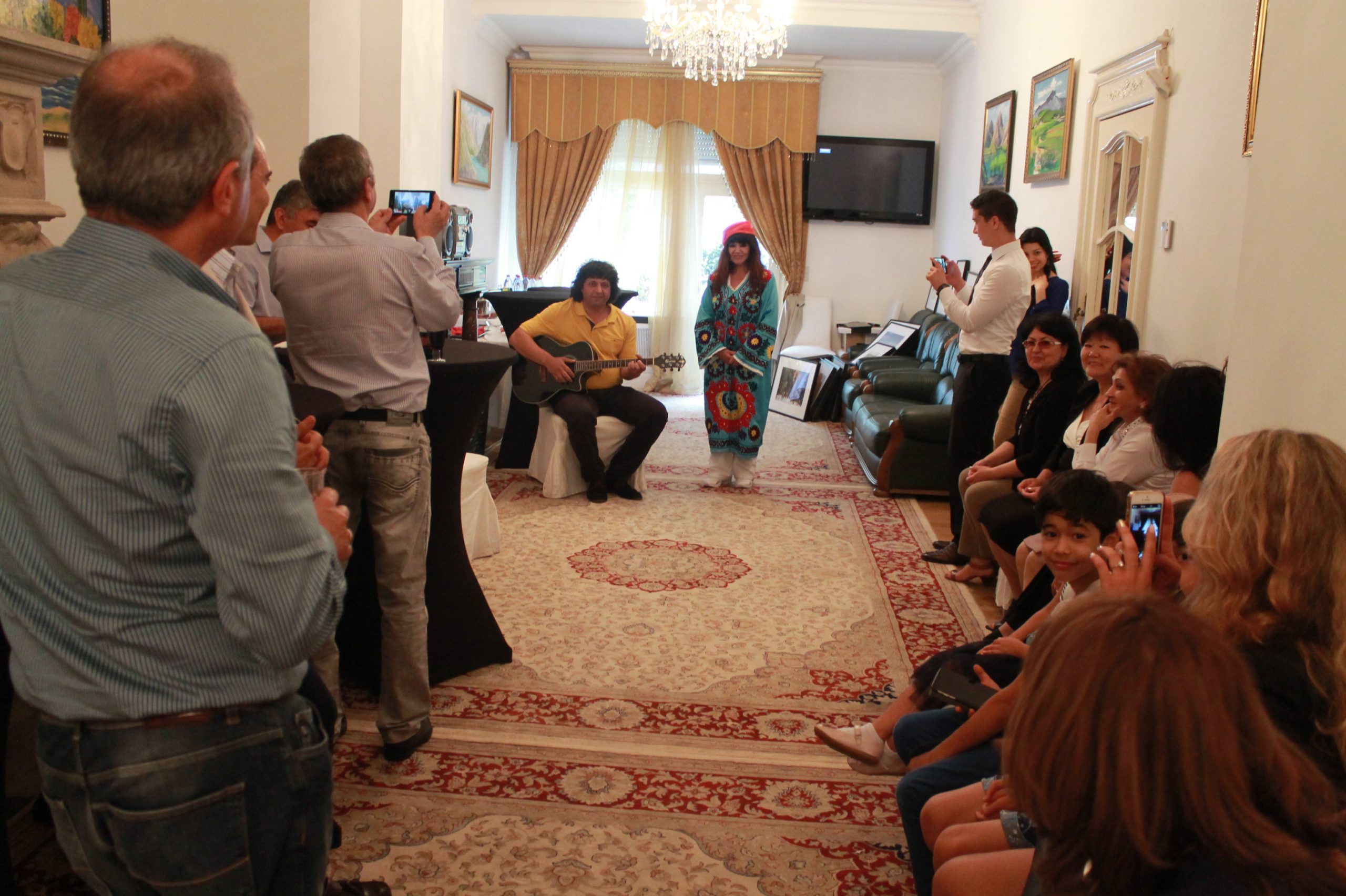 vbryusseleproshlaakciyavpodderzhkupostradavshihotstihiizhiteleytadzhikistana