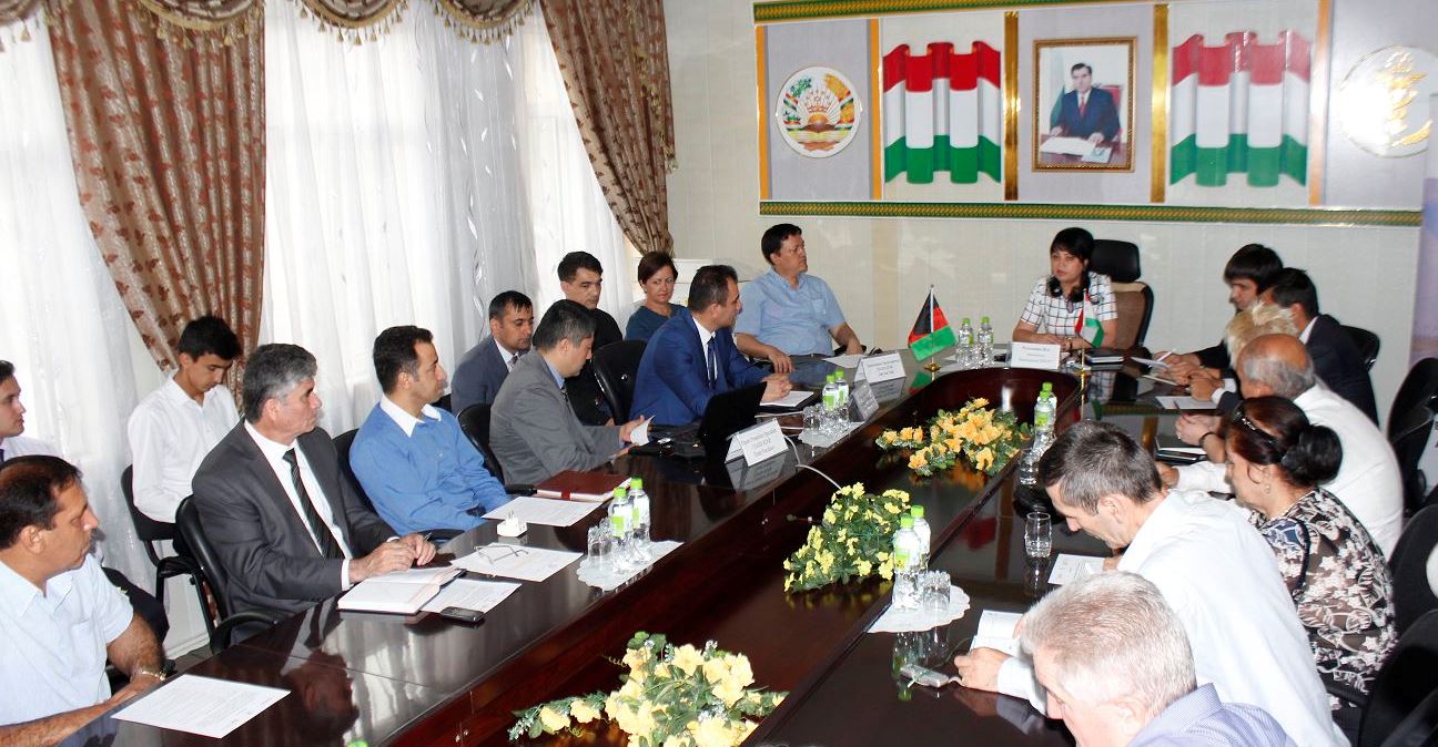 vdushanbeobsudilitorgovyevozmozhnostitadzhikistanaiafganistana