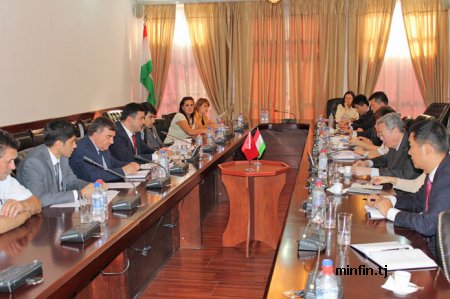 vdushanberassmotrelivozmozhnostiinvestirovaniyakitayskihdelovyhkrugov