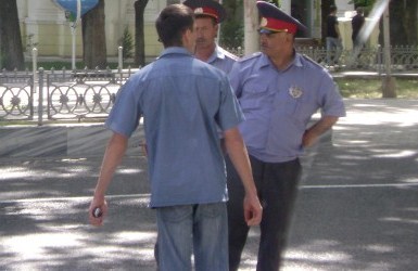 vdushanbesnachalogodazaderzhalasvyshe17tyspodozritelnyhlic