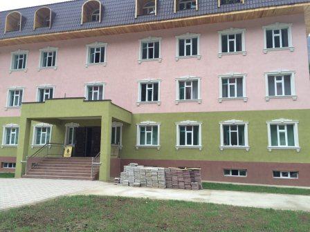 vhorogezavershaetsyavozvedeniezdaniyaomvdnamestesgorevshegovhodebesporyadkov