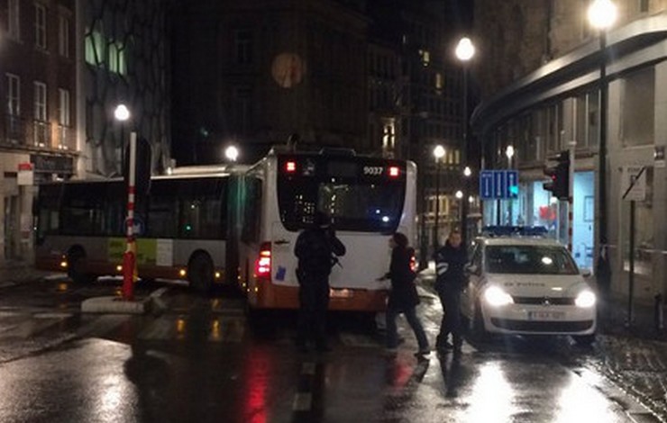 vnochnaponedelnikbelgiyskiesilovikiprovelimasshtabnuyuantiterroristicheskuyuoperaciyu