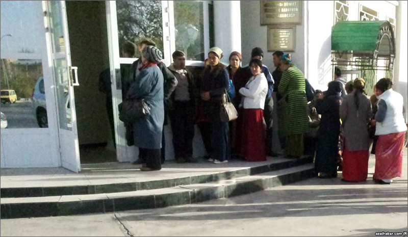 vturkmenistanedollarymozhnopriobrestitolkopotalonam