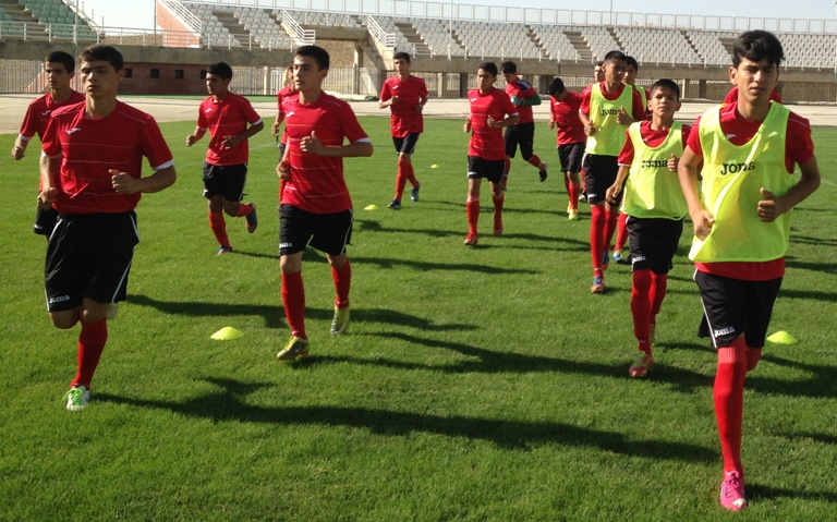 yunosheskayasbornayatadzhikistana_4