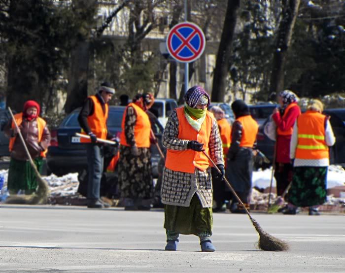 zhenshchinydvorniki_0