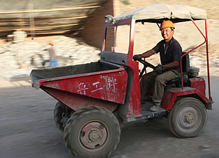 kitayskiy_traktorist