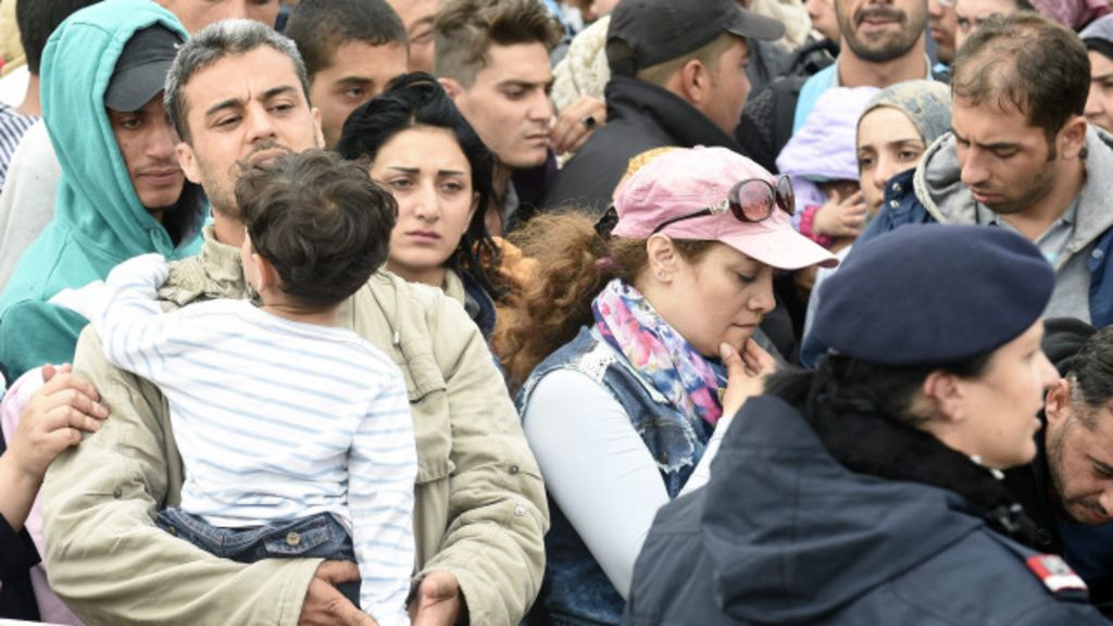 150914150114_europe_migrants_640x360_epa_nocredit