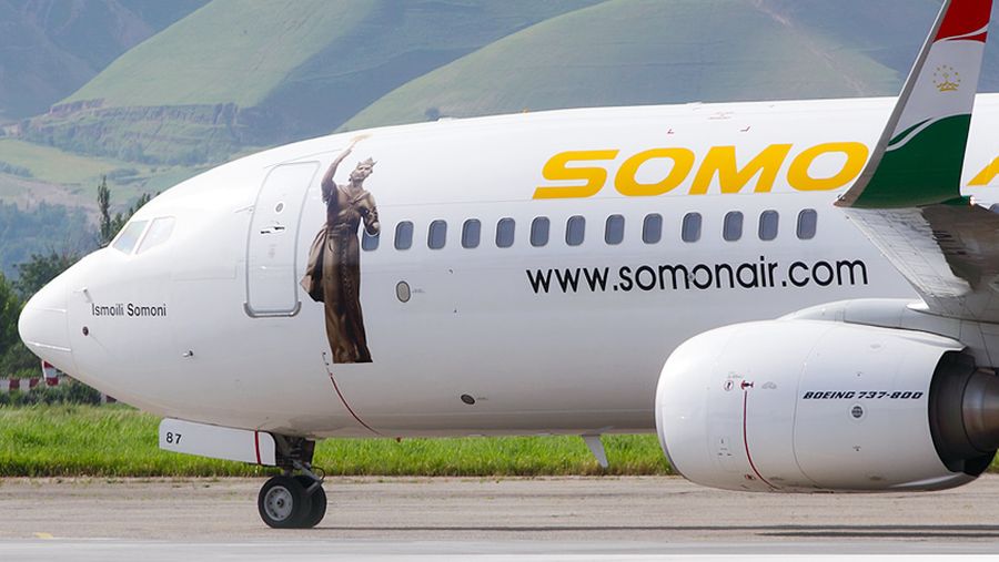 Somon_Air_Boeing_klein737-800