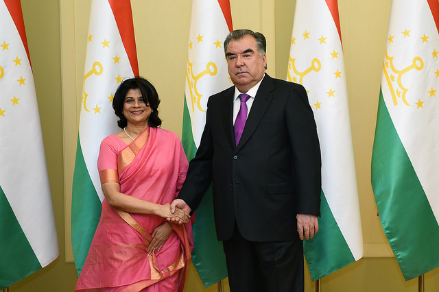 Emomali-Rahmon-i-Pratibha-Mehta