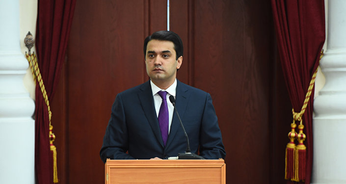 Rustami-Emomali-pozdravil