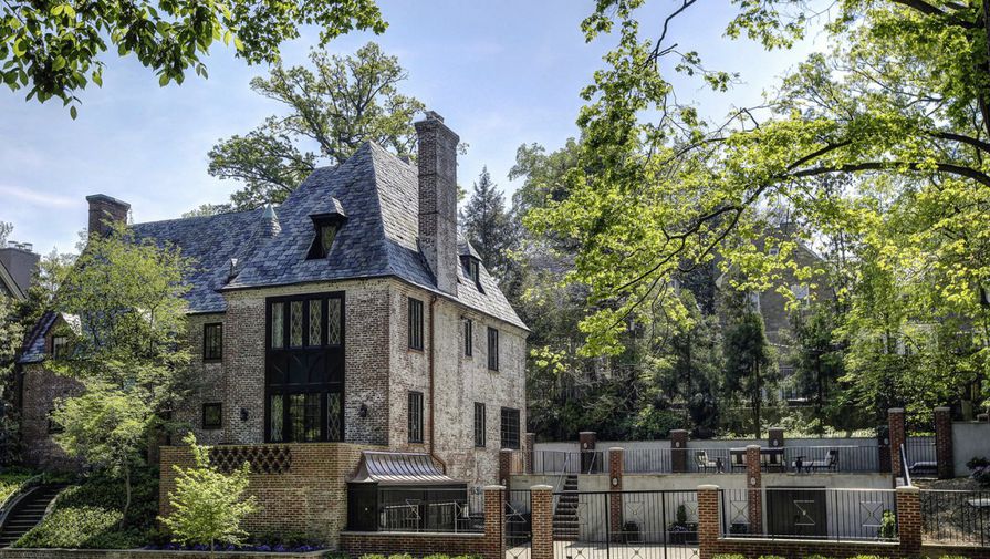 upload-its-gated-and-private-though-it-sits-close-to-the-road-pic905-895x505-66776