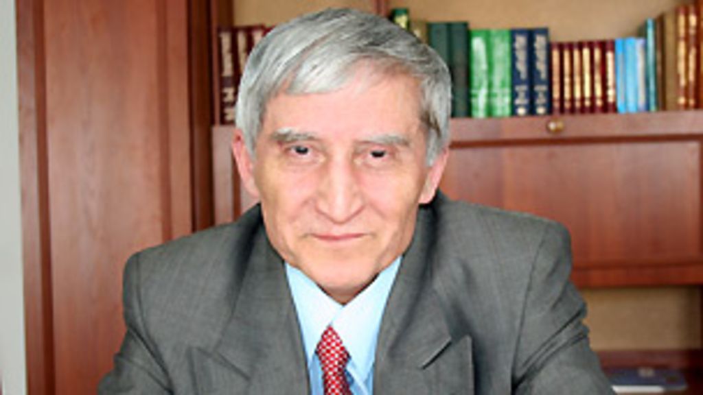 110421071814_taj_akbar-tursun304