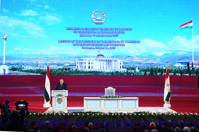 23832458648_0ca4273b6e_z