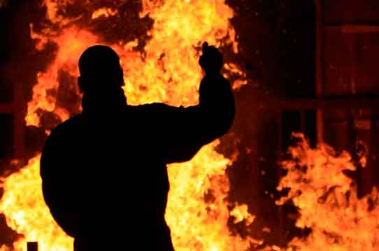 v-kurganskoj-oblasti-zloumyshlennik-obokral-i-podzheg-dom