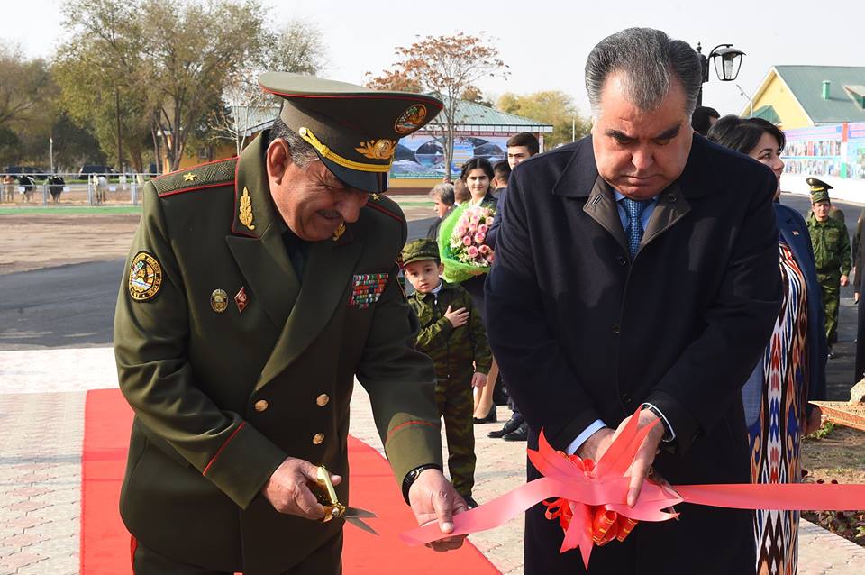 23621236_1672379226165590_5871096657316655600_n