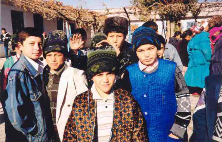 Bukhara-Arabs_molodie-jiteli-sela-jogari