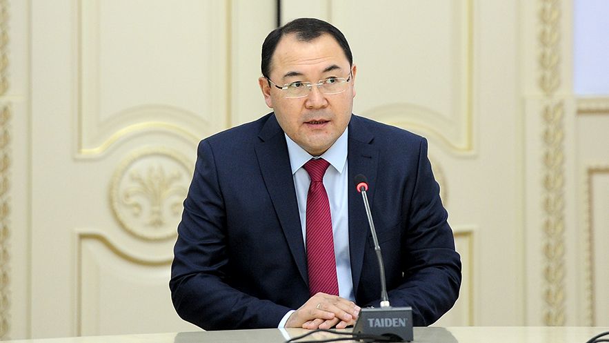 Nurhanbek-Momunaliev_