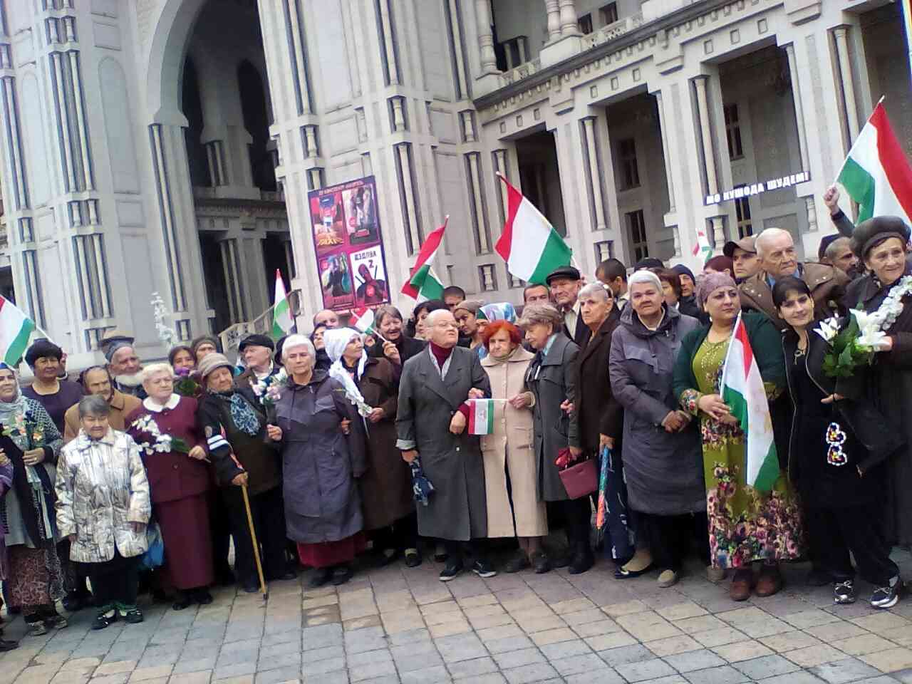 30727269_206598809942830_5937662939484913664_n