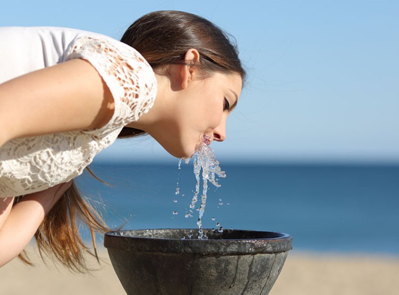 Trinkwasser-Frau_760