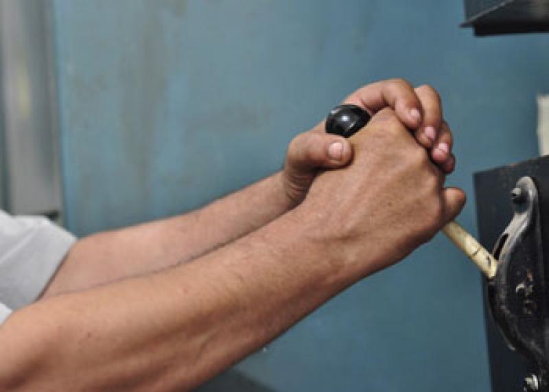 zakonno-li-otklyuchenie-elektroenergii-za-neuplatu