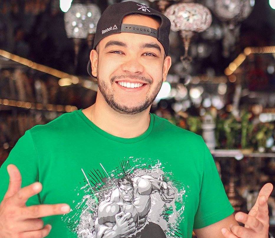 12042878_1025920637439727_601875321936727310_n