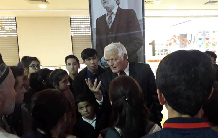 44504181_856945158029513_5627504891271315456_n