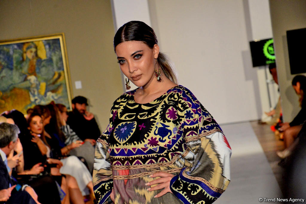trend_azerbaijan_fashion_week_021118_44