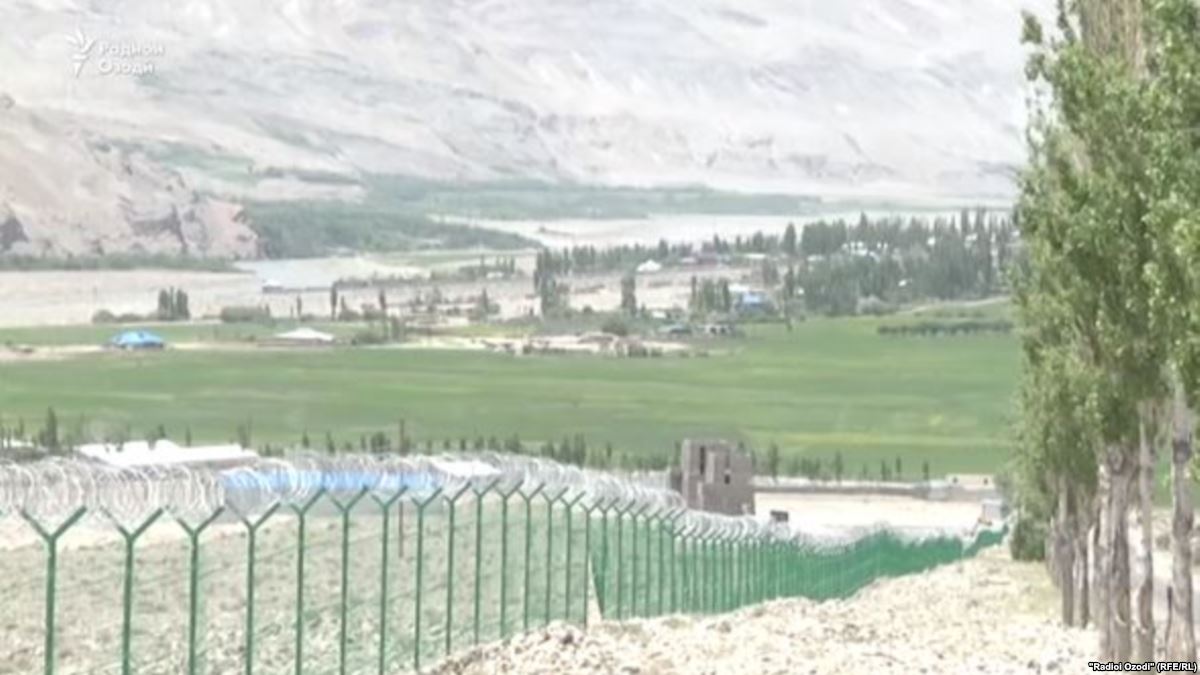 3983DBE7-F653-4594-BAB5-C0F8046110F2_w1200_r1_s