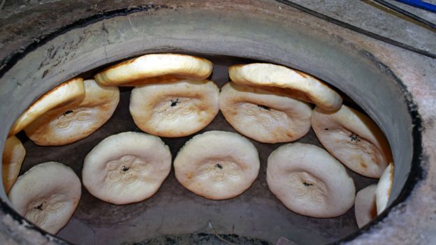 _90779134_tajik_bread4