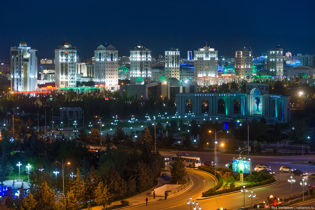 2019_06_17_ashgabat_night_varlamov_01