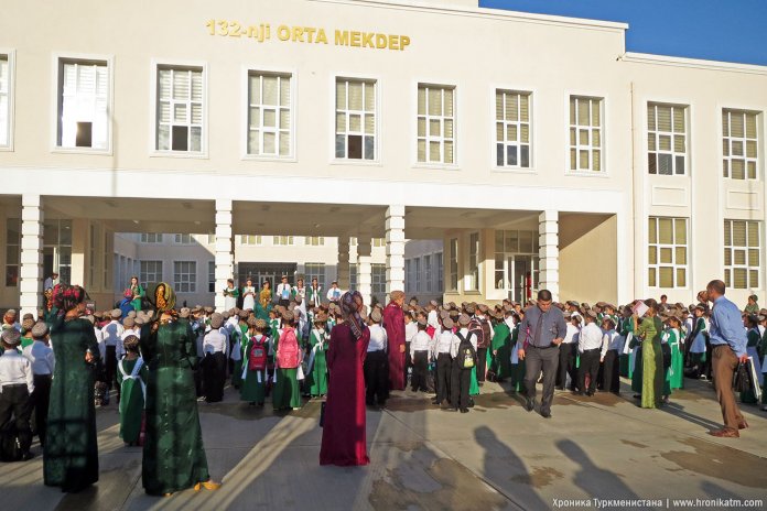 2018_10_07_school_shkola_lineyki_01-696x464