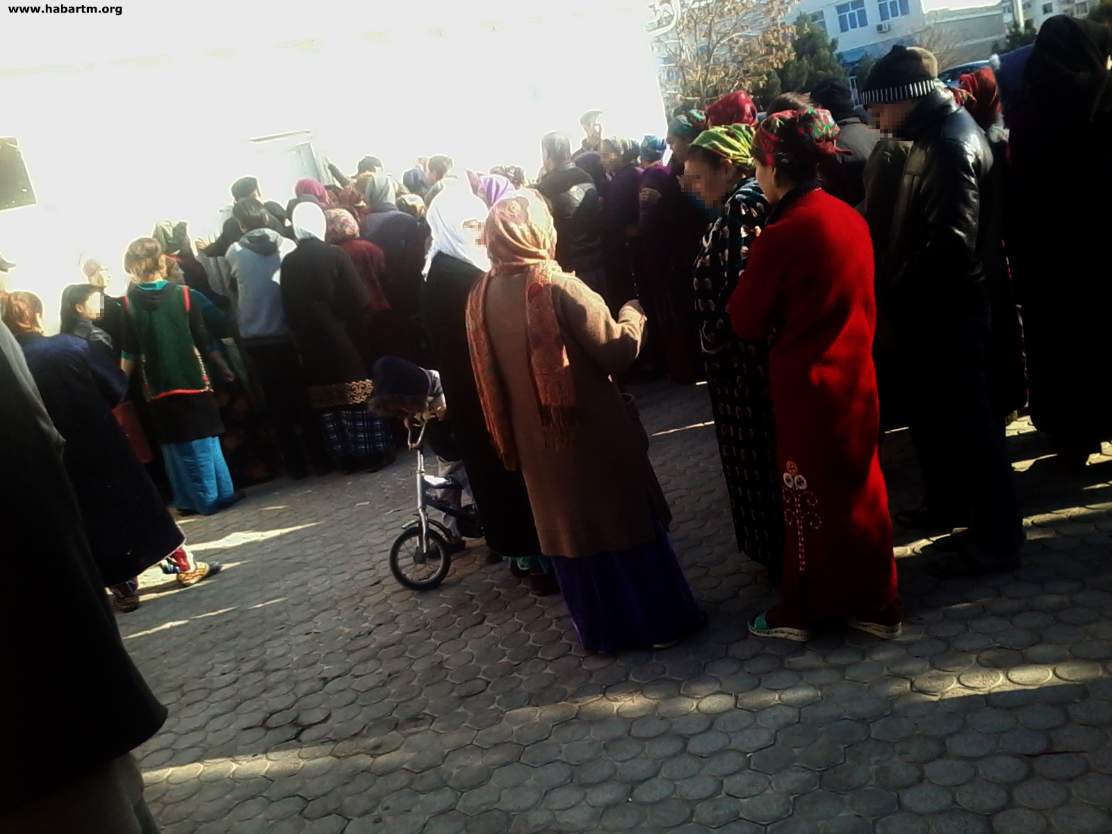 Turkmenabat_flour_shortage