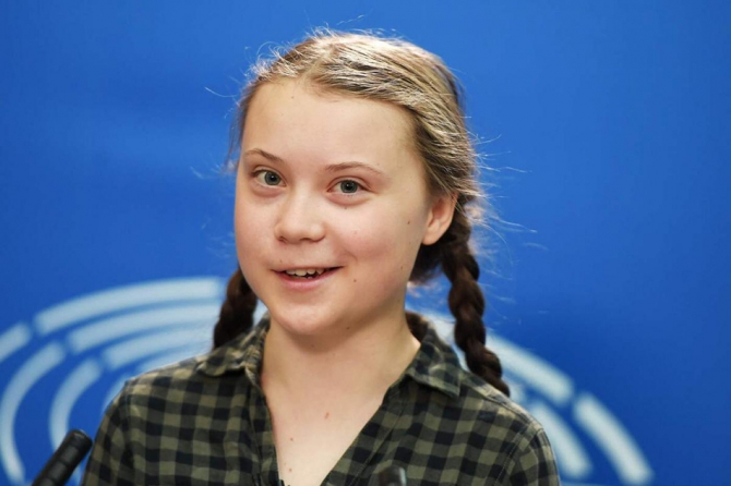 v-seti-nashli-foto-gde-greta-tunberg-est-iz-plasti-01